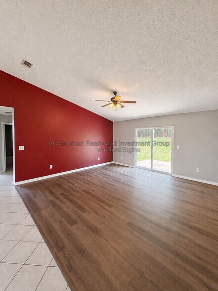 Building Photo - 216 Lustan Dr