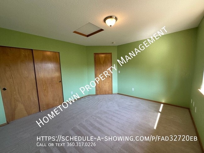 Building Photo - 5201 43rd Ct SE