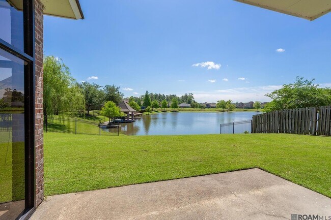 Building Photo - 9430 Magnolia Crossing Dr