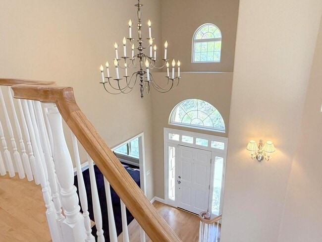 Building Photo - Westside Alamo Custom Estate With Beautifu...