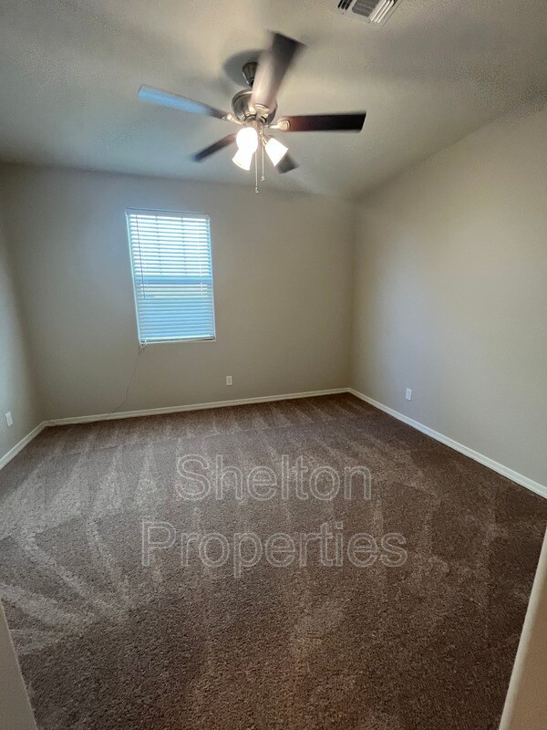 Building Photo - 10817 W San Juan Ave