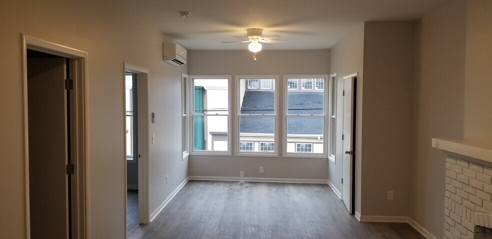 Living - 3182 W 25th St