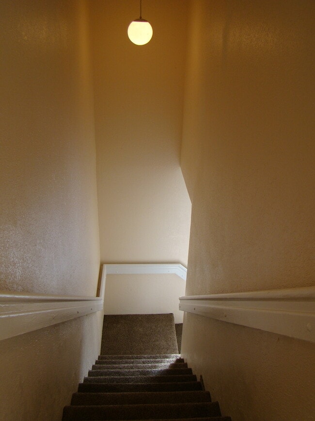 Building Photo - Limited-Time Offer: Get up to 3 Month FREE Rent – Lease Today!!