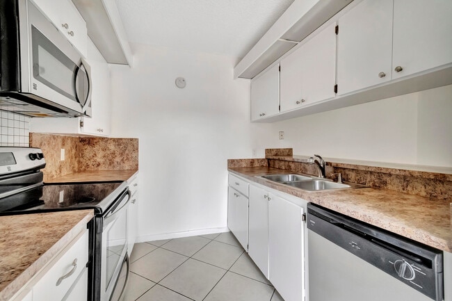 Building Photo - 311 3rd Way