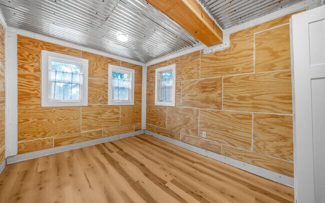Building Photo - 10011 Little Creek Cir
