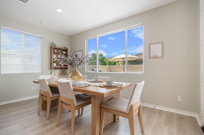 Building Photo - 81887 Via Encinitas