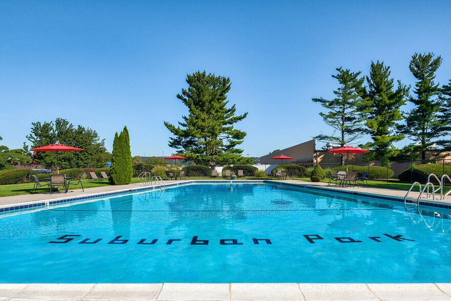 Building Photo - Suburban Park