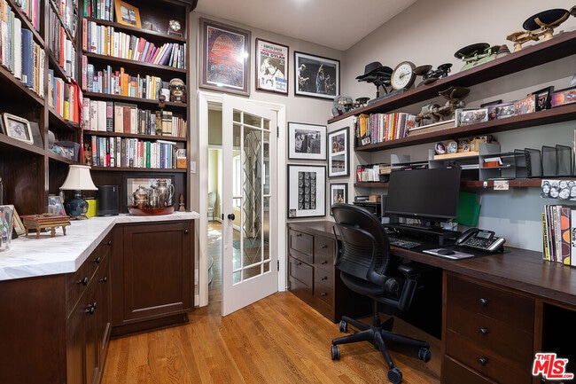 Building Photo - 427 12th St