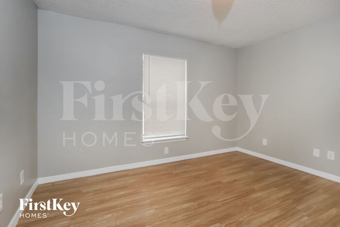 Building Photo - 2998 SW Vittorio St