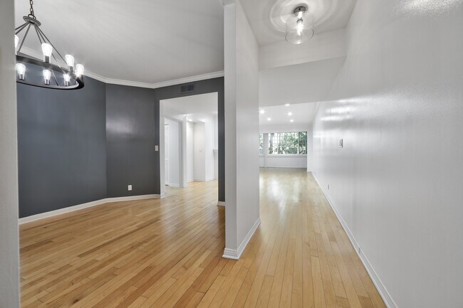 Building Photo - 11939 Gorham Ave
