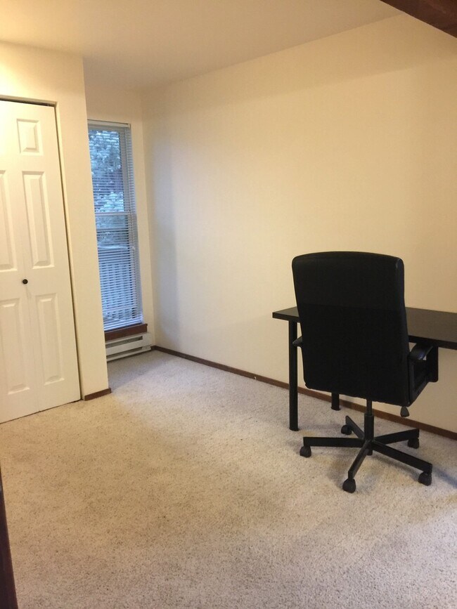 Building Photo - Two Bedroom Boulder Condo For Rent In Shan...