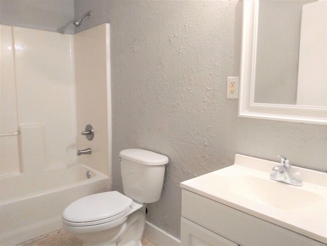 Building Photo - Charming 3-Bedroom Home for Rent!