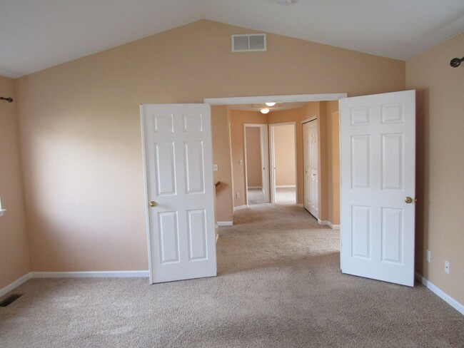 Building Photo - Superb  updated 5 bedroom, 4 bathroom home...