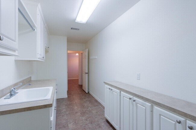 Building Photo - 6013 86th St