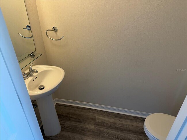 Building Photo - 7 Russkin Ln