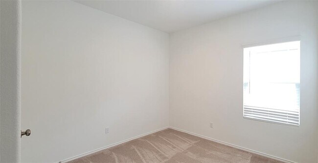 Building Photo - 421 Bullhead Rd