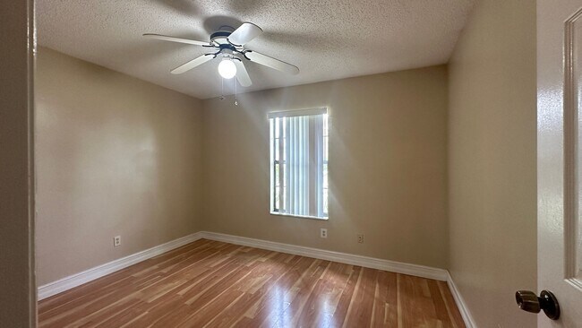 Building Photo - 487 Carrigan Ave