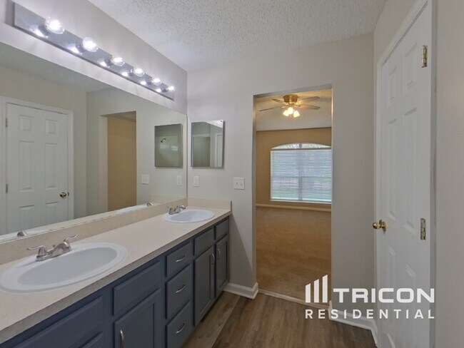 Building Photo - 7932 Collins Bay Ct