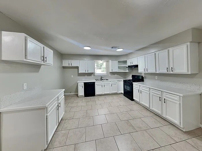 Building Photo - 3327 Sycamore Springs Dr
