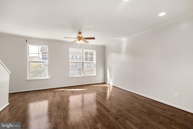 Building Photo - 111 Rotunda Dr