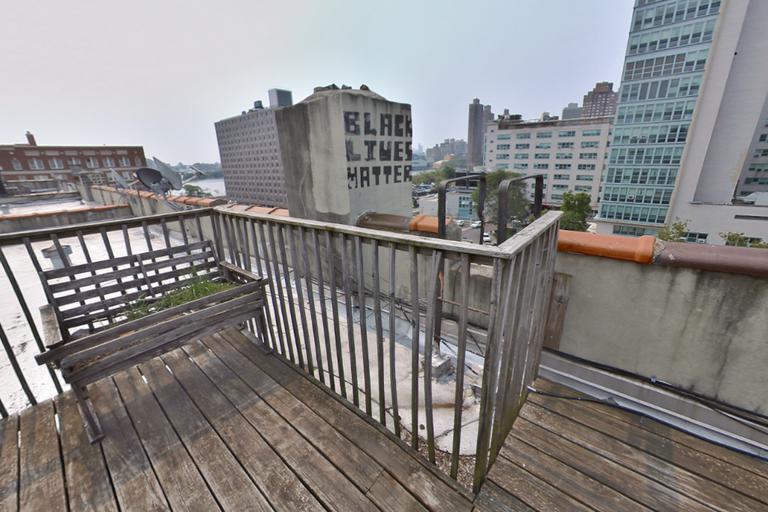 Building Photo - 330 E 100th St