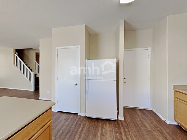 Building Photo - 1026 E Chambers St