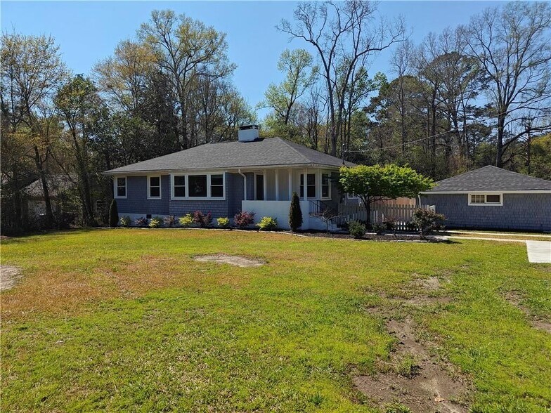 Building Photo - 810 Wesleyan Dr