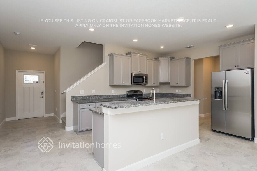 Building Photo - 2907 Coach Manors Way