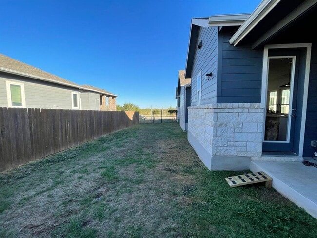 Building Photo - 9204 Apogee Blvd