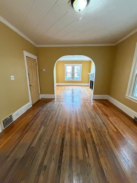 Building Photo - 516 2nd St