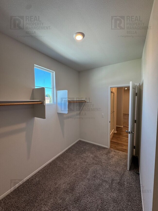 Building Photo - Gorgeous Menifee Pool Home with Downstairs...