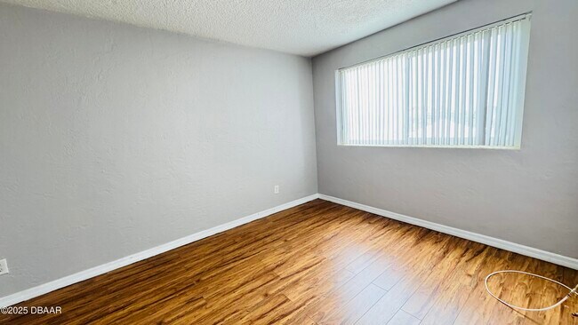 Building Photo - 732 N Halifax Ave