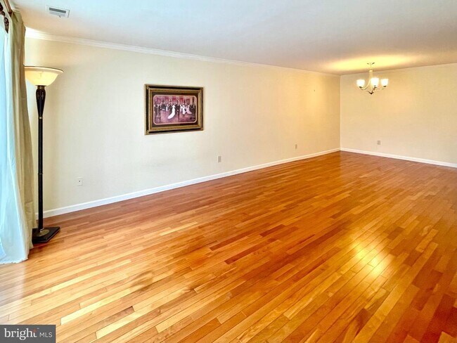 Building Photo - 2817 Jermantown Rd