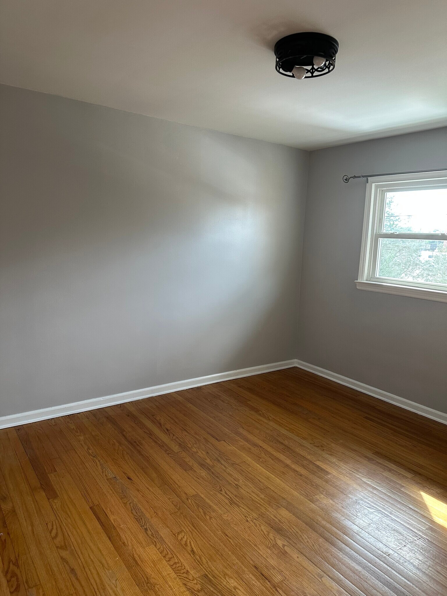 1st bedroom - 33B Hussa St