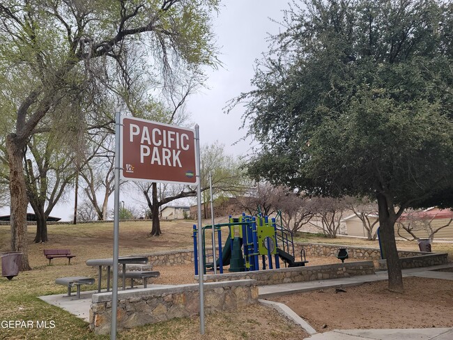 Building Photo - 216 Pacific Dr