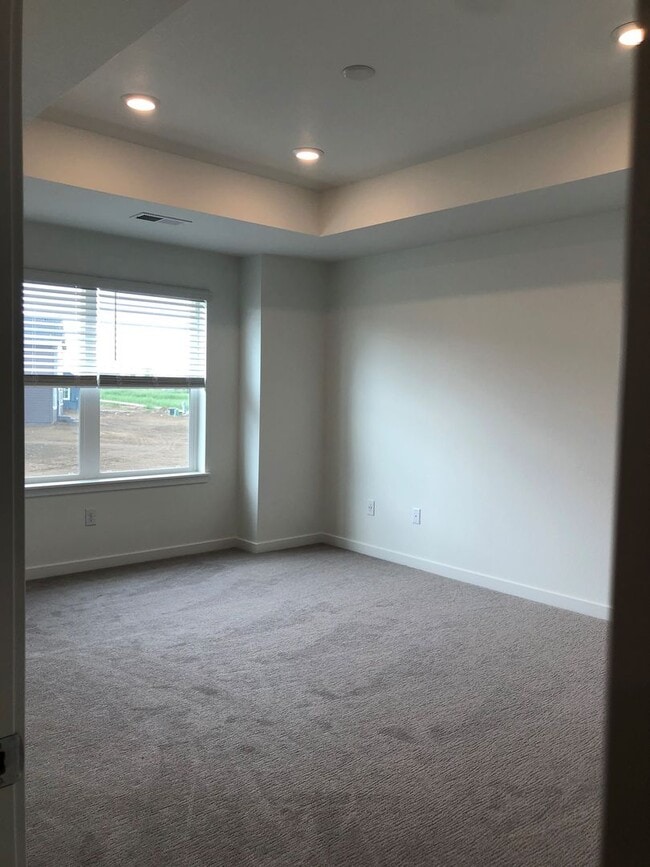 Building Photo - Beautiful Home in Frederick with Solar Panels!