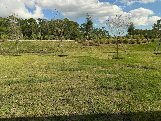 Building Photo - 10509 NW Suncrest Lp