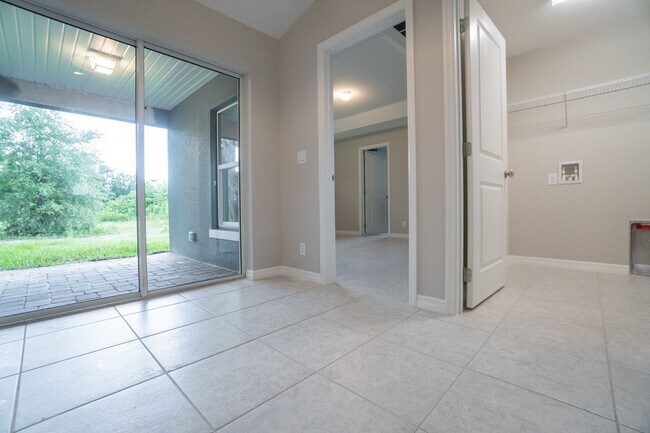 Building Photo - PENDING APPLICATION- Beautiful 3/2 Energy Efficient 1 Story Attached Home w/ 1 Car Garage