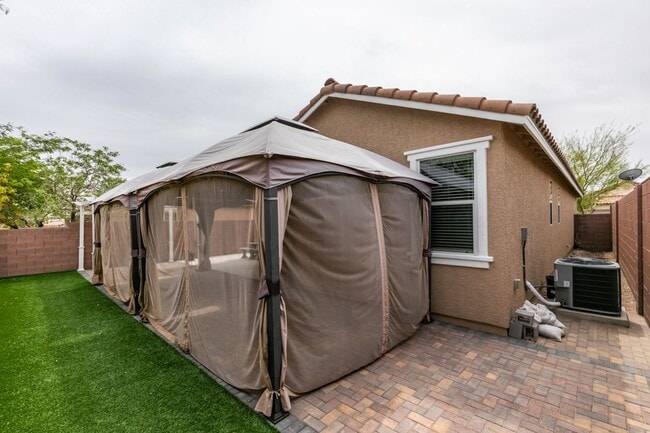 Building Photo - 3- Bedroom, 2- Bathroom home in Mountain's...