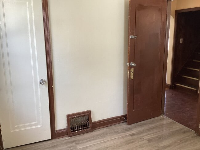 Building Photo - 4 bedroom Single Family