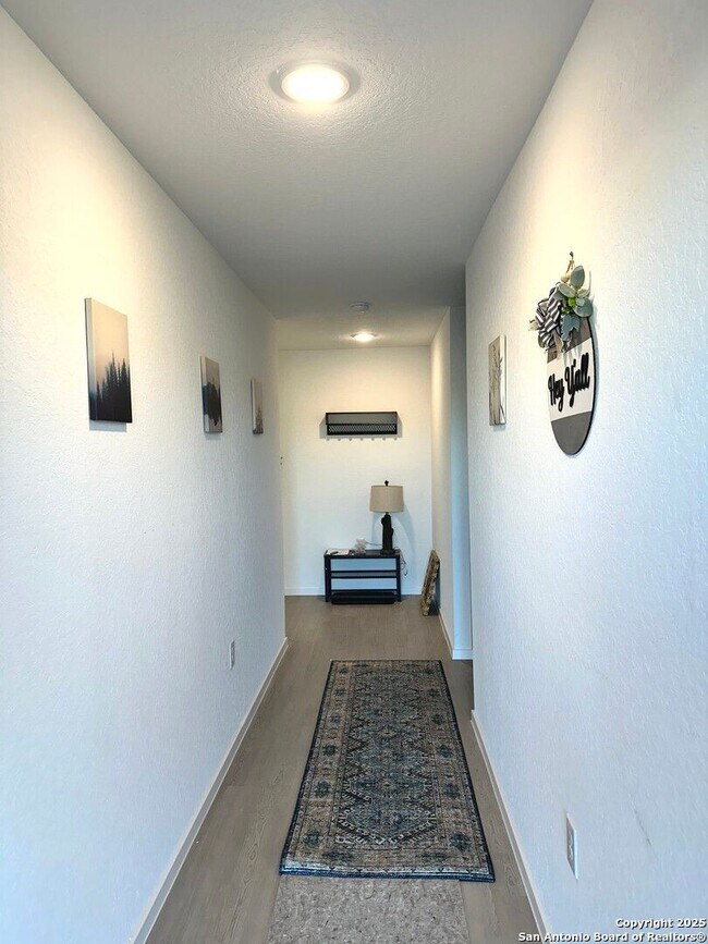 Building Photo - FULLY FURNISHED!!! 3Bed/2Bath House for Rent! Available Now! 12 or 6 month lease.