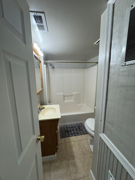 Kitchen - 2211 Rosewood Dr