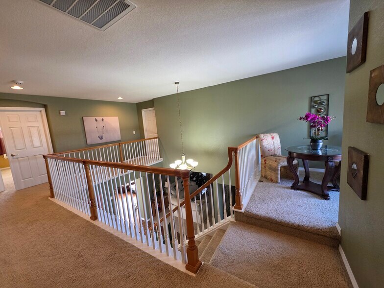 Building Photo - 9536 W Avalon Dr