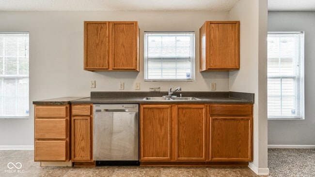 Building Photo - 1804 Feather Reed Ln