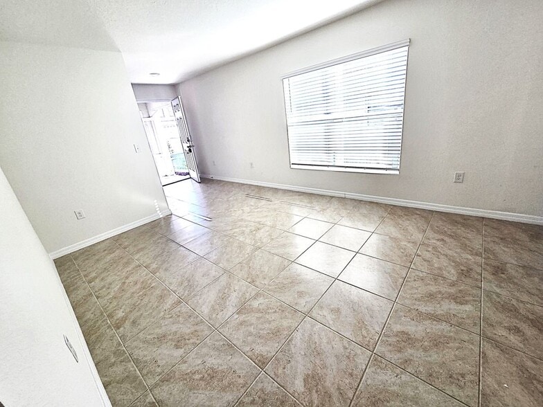 Building Photo - 12183 High Rock Wy