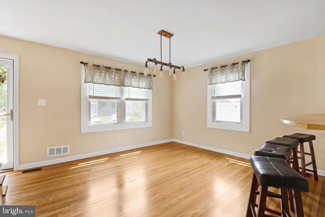 Building Photo - 20 Chester Cir