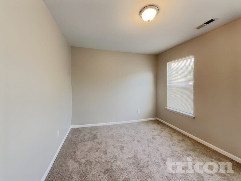 Building Photo - 1316 Crandon Dr