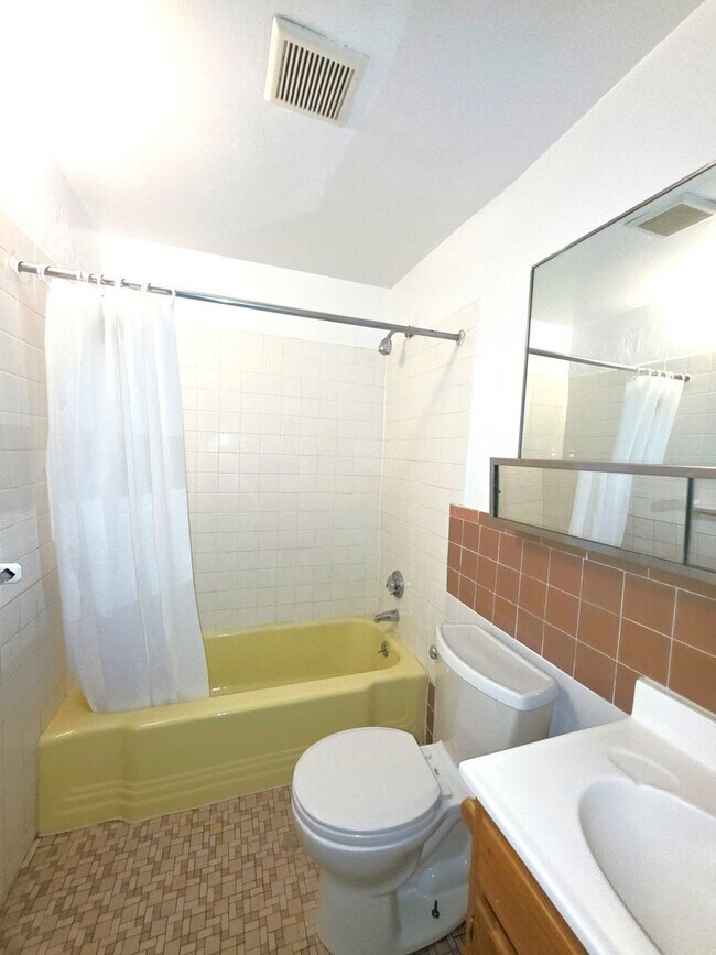 Building Photo - No Brokers Fee, No Security Deposit,  Heat, Hot Water Included, Elevator, Laundry, Parking for Rent
