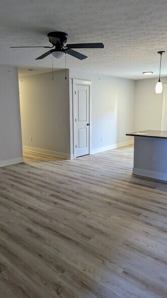 Building Photo - 9301 Stonestreet Rd