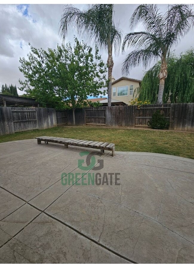 Building Photo - Spacious 4 Bedroom 3 Bath in Patterson! AV...